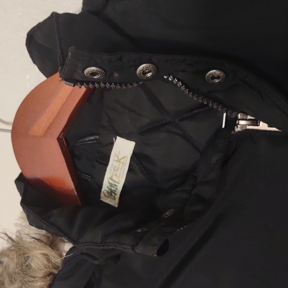 USED H&M KIDS 7/8 PUFFER JACKET WITH DETACHABLE HOOD COLOR BLACK - Picture 2 of 11